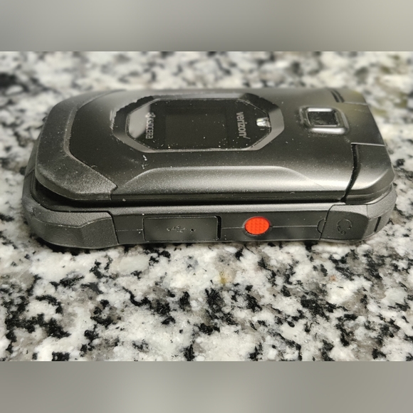 Kyocera DuraXV Extreme E4810 Verizon Flip Phone - Picture 14 of 15